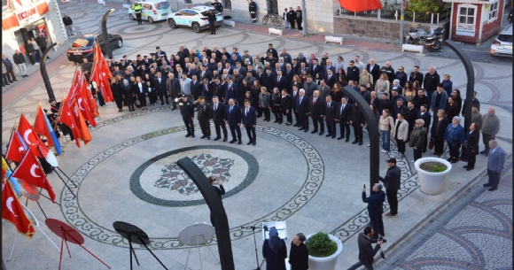 ATATÜRK'Ü MİNNET VE ÖZLEMLE ANDIK